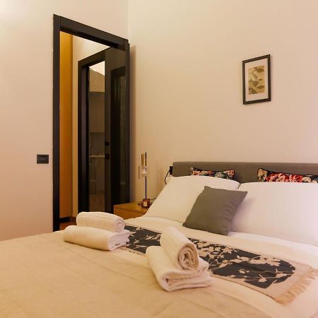 The Best Rent - Modern Apartment In The Center Milan Bagian luar foto